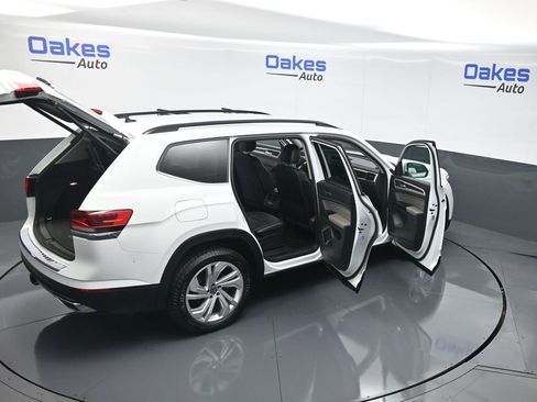 Used 2021 Volkswagen Atlas SE w/ Towing Package image 59