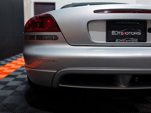 Used 2004 Dodge Viper SRT-10 image 38