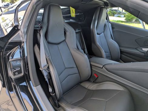 Used 2022 Chevrolet Corvette Stingray Coupe w/ Z51 Performance Package RWD image 13