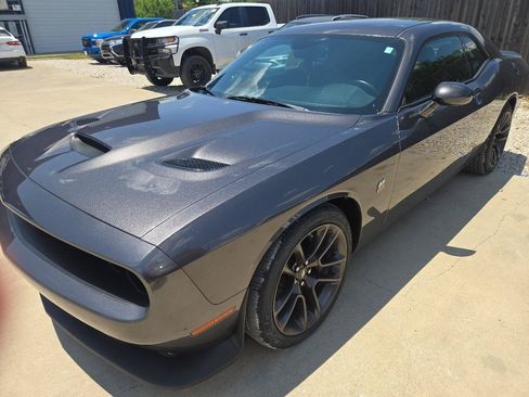 Used 2021 Dodge Challenger R/T Scat Pack RWD image 3