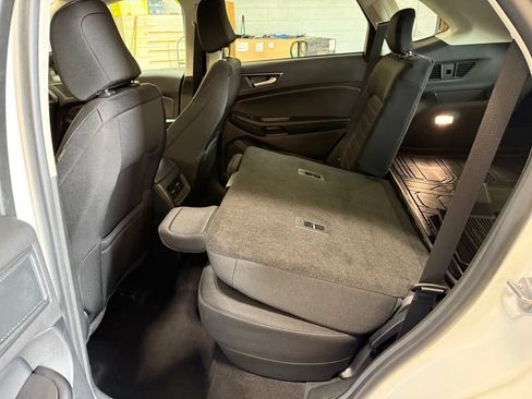 Used 2024 Ford Edge SE w/ Black Appearance Package AWD/4WD image 25