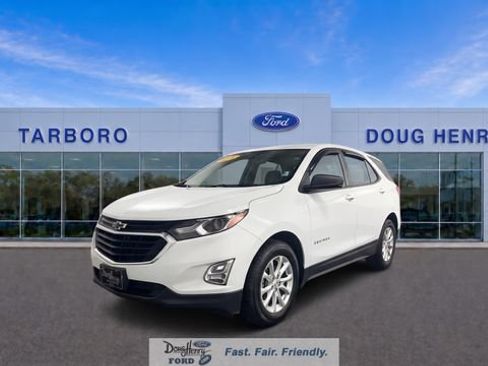 Used 2018 Chevrolet Equinox LS FWD image 1