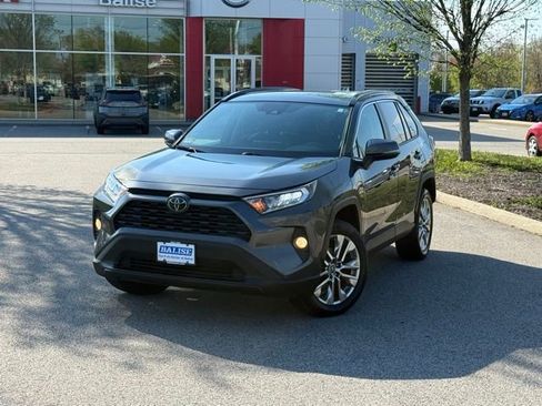 Used 2019 Toyota RAV4 XLE Premium w/ Cold Weather Package AWD/4WD image 9