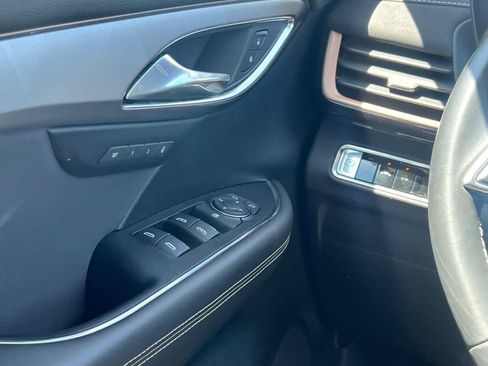 Certified 2025 Buick Envision Sport Touring AWD/4WD image 22