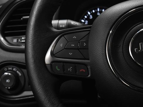 Used 2022 Jeep Renegade Limited AWD/4WD image 10