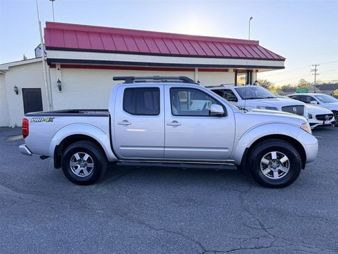 Used 2013 Nissan Frontier PRO-4X w/ Pro-4x Luxury Pkg image 4