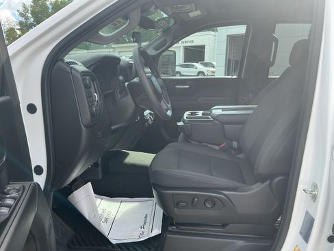 Used 2025 Chevrolet Silverado 2500 Custom w/ Custom Convenience Package AWD/4WD image 6