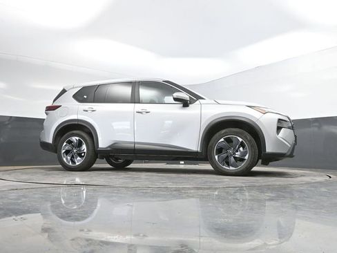 Used 2025 Nissan Rogue SV AWD/4WD image 51