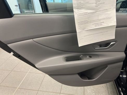 Used 2021 Hyundai Elantra SEL w/ Convenience Package image 17