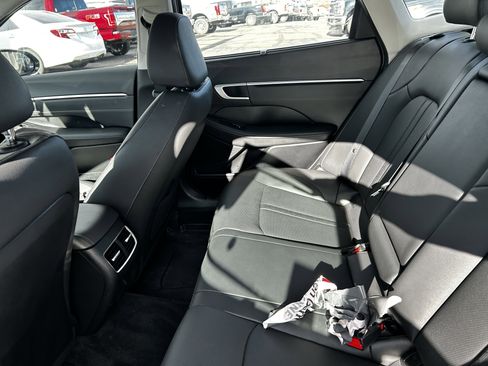 Used 2025 Hyundai Sonata Limited image 11