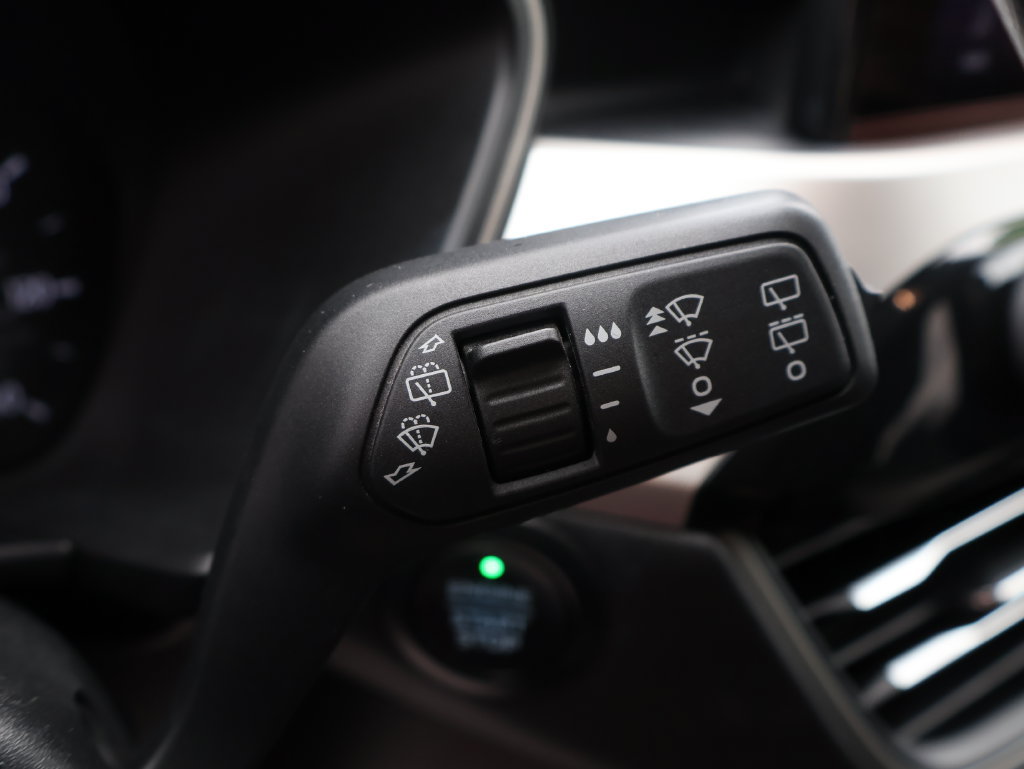 Used 2020 Ford Escape SE FWD image 33