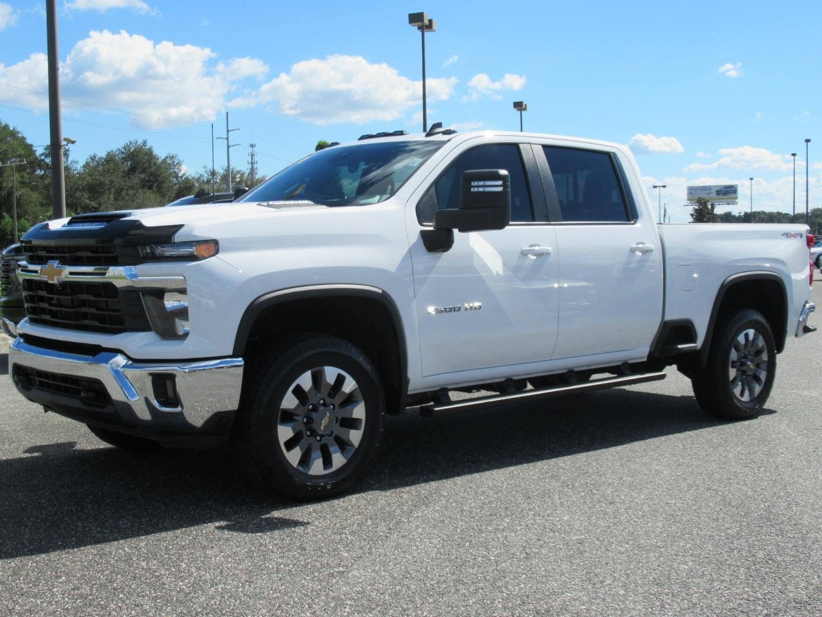 Used 2024 Chevrolet Silverado 2500 LT w/ All Star Edition AWD/4WD image 3