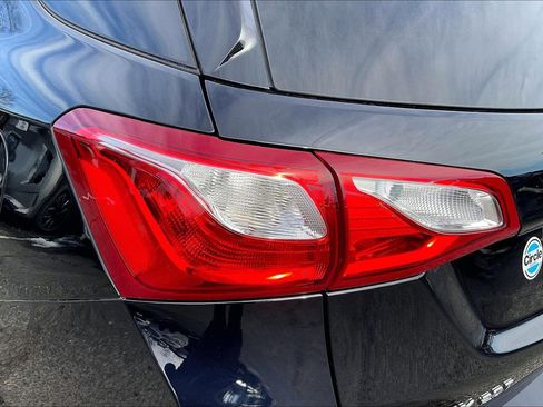 Used 2020 Chevrolet Equinox LT w/ Sport Edition image 27