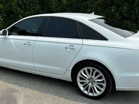 Used 2018 Audi A4 2.0T Premium w/ Convenience Package image 2