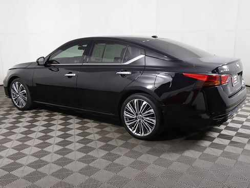 Used 2024 Nissan Altima 2.5 SL FWD image 15