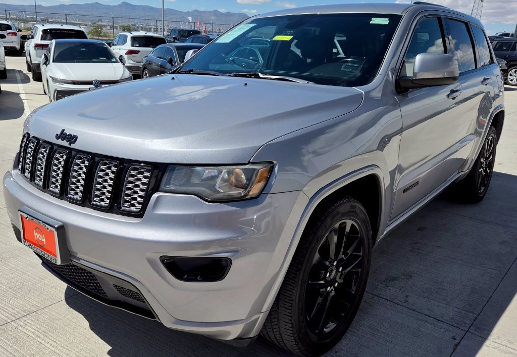 Used 2019 Jeep Grand Cherokee Altitude RWD image 2