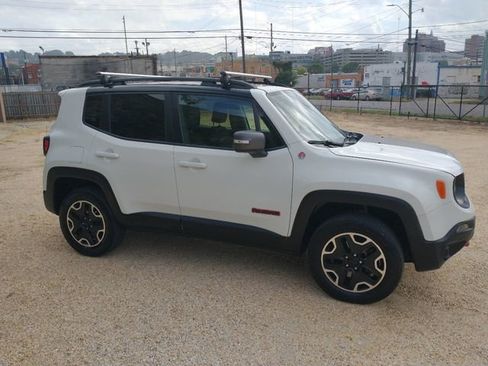 Used 2017 Jeep Renegade Trailhawk w/ Popular Equipment Group image 73
