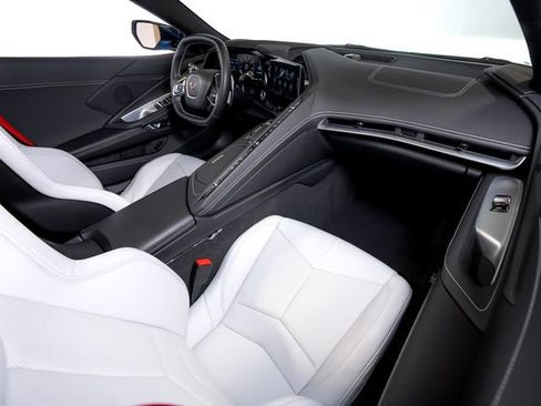 Used 2021 Chevrolet Corvette Stingray Convertible w/ Z51 Performance Package RWD image 42