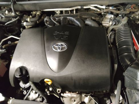Used 2022 Toyota Highlander L FWD image 30