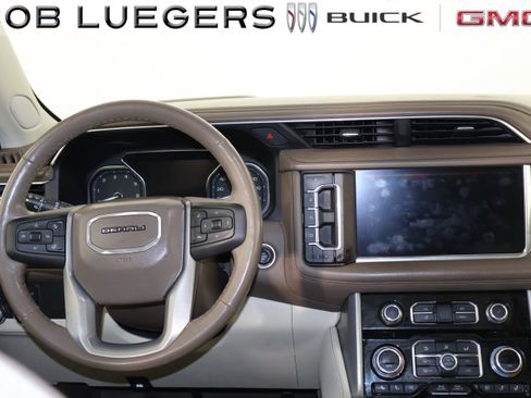 Used 2021 GMC Yukon XL Denali image 17