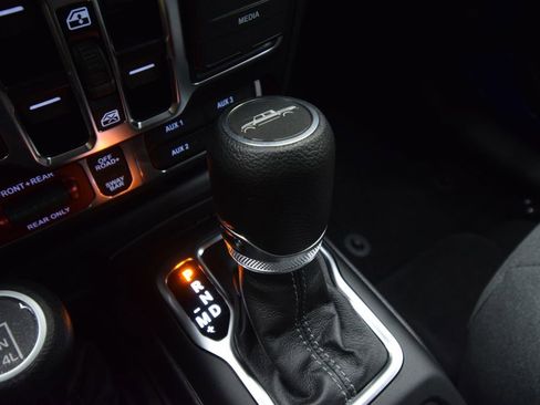 Used 2025 Jeep Gladiator Rubicon w/ Convenience Group image 25