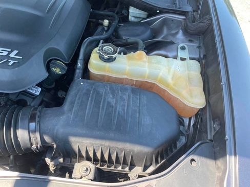 Used 2014 Dodge Charger SE RWD image 18