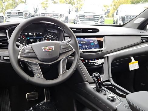 New 2025 Cadillac XT5 Sportv w/ Technology Package image 18