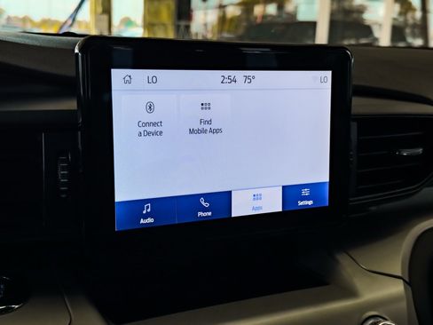 Used 2023 Ford Explorer XLT image 50