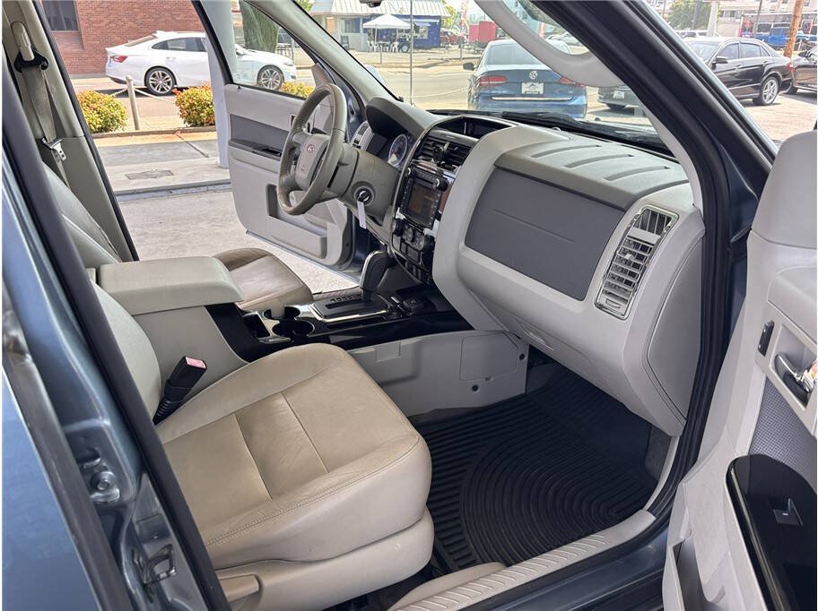 Used 2010 Ford Escape Limited AWD/4WD image 16