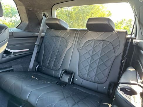 Certified 2023 BMW X7 xDrive40i w/ M Sport Package image 28