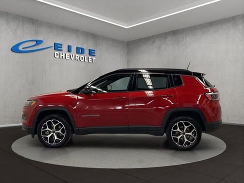 Used 2025 Jeep Compass Limited image 7