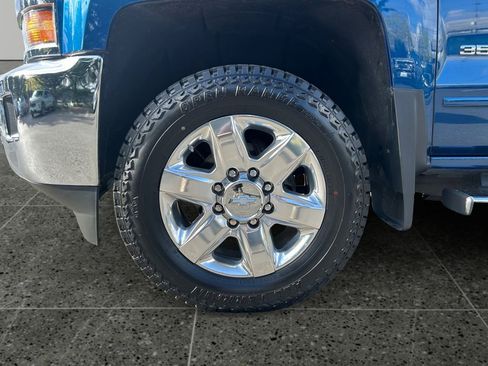Used 2015 Chevrolet Silverado 3500 LT AWD/4WD image 4