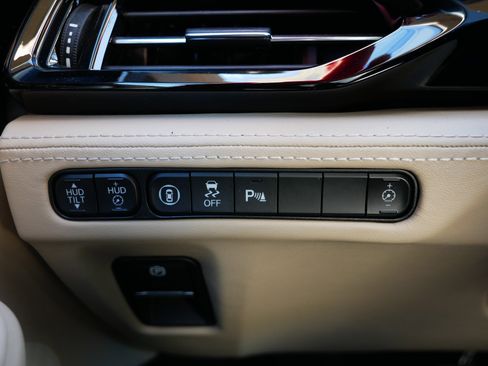 Used 2022 Acura MDX SH-AWD w/ Advance Package image 26