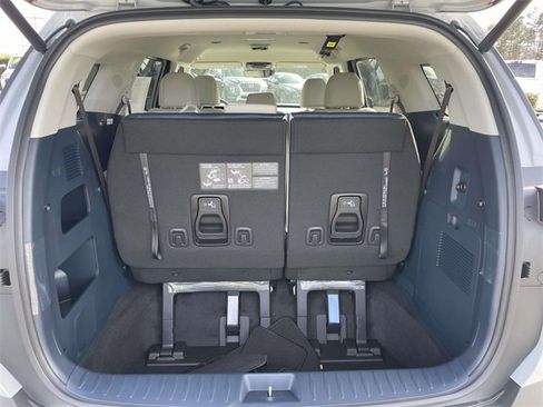 New 2026 Kia Carnival EX image 22