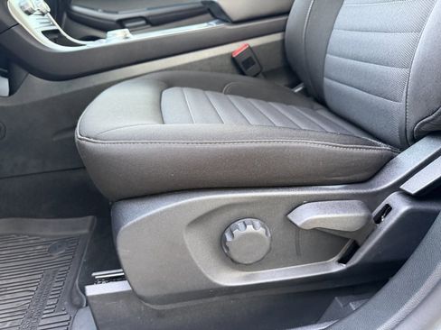 Used 2024 Ford Edge SE image 14