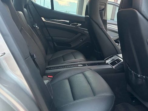 Used 2013 Porsche Panamera 4S image 31