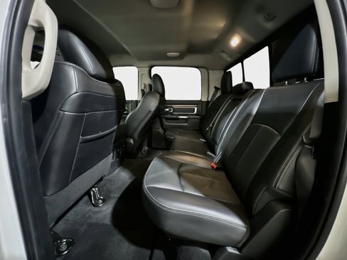 Used 2018 RAM 2500 Laramie w/ Sport Appearance Group AWD/4WD image 18
