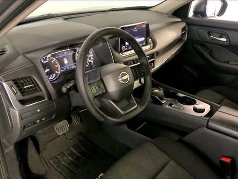 Used 2025 Nissan Rogue SV AWD/4WD image 14