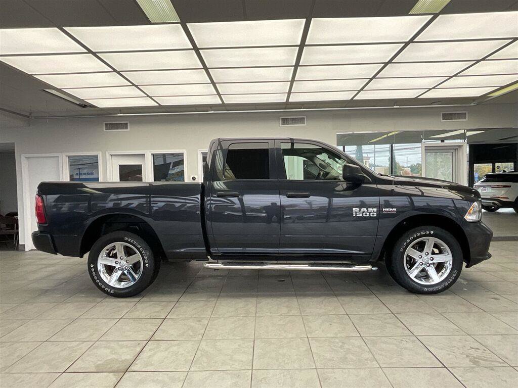 Used 2018 RAM 1500 Express w/ Express Value Package AWD/4WD image 4