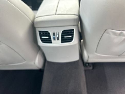 Used 2018 Genesis G80 3.8 RWD image 28