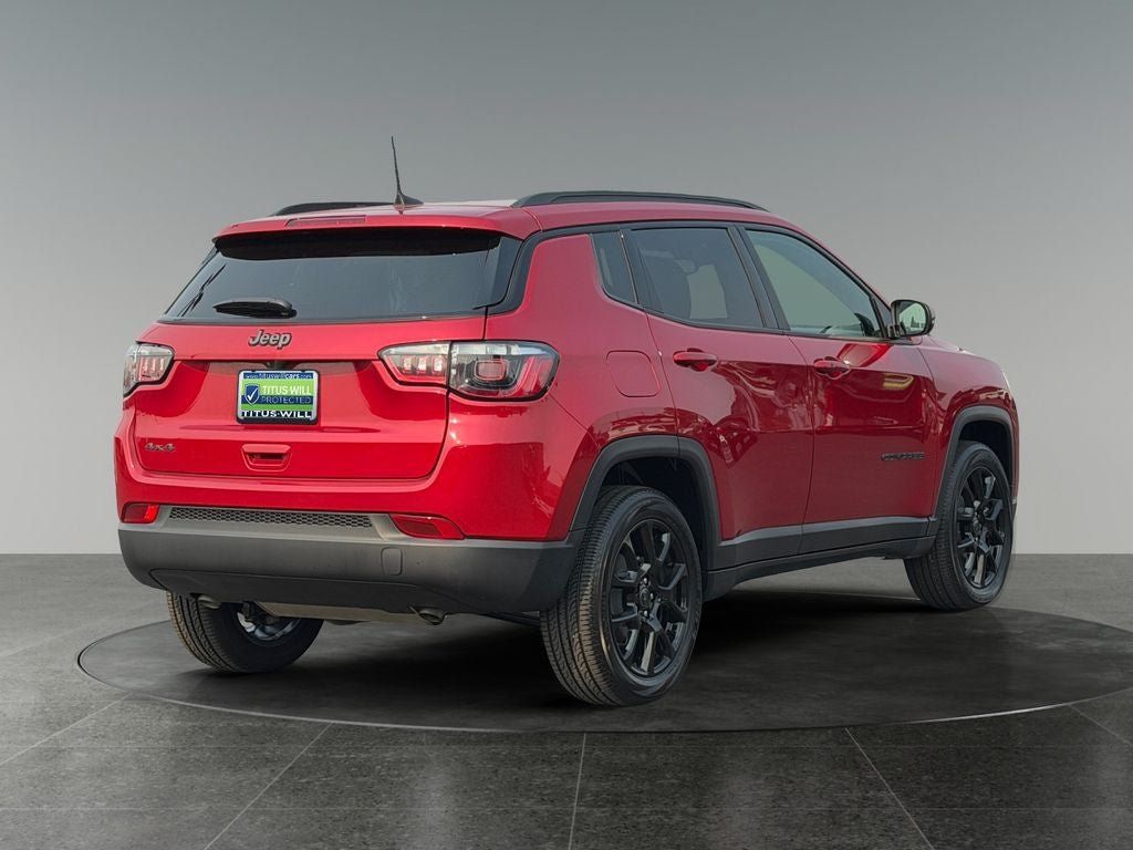 Used 2025 Jeep Compass Latitude w/ Altitude Special Edition AWD/4WD image 9