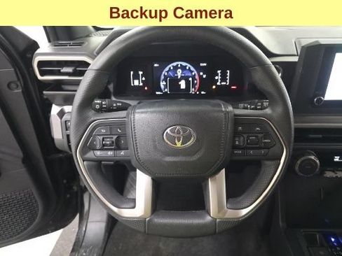 Used 2025 Toyota 4Runner SR5 AWD/4WD image 11
