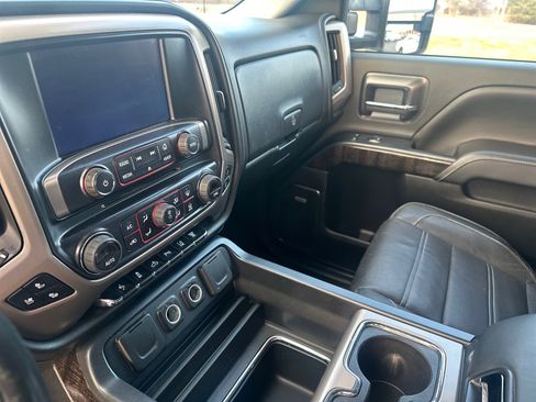 Used 2016 GMC Sierra 3500 Denali w/ Duramax Plus Package image 22