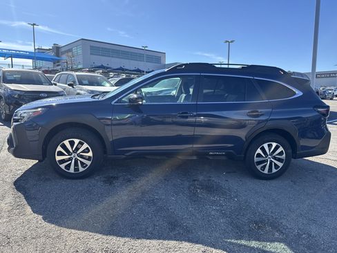 Used 2023 Subaru Outback Premium image 6