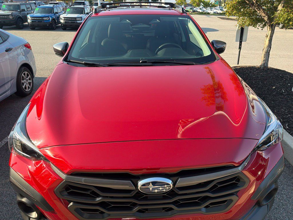 Used 2025 Subaru Crosstrek 2.5i Limited AWD/4WD image 2