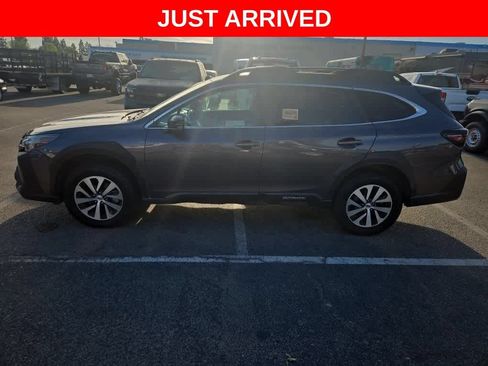Used 2023 Subaru Outback Premium AWD/4WD image 4
