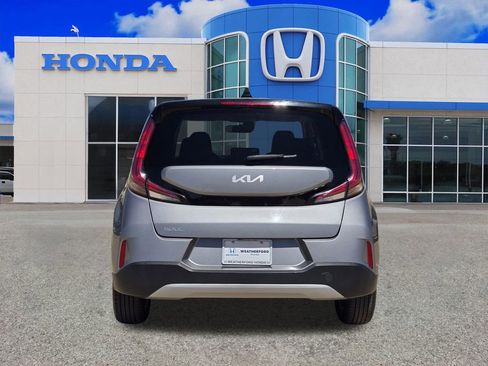 Used 2023 Kia Soul LX w/ Option Group 015 FWD image 4