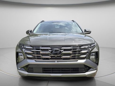 Used 2025 Hyundai Tucson Limited FWD image 3