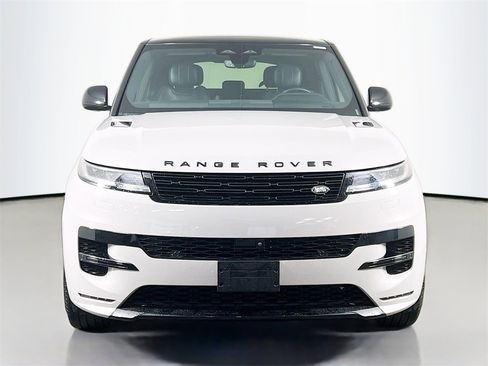 Used 2025 Land Rover Range Rover Sport Dynamic SE image 2