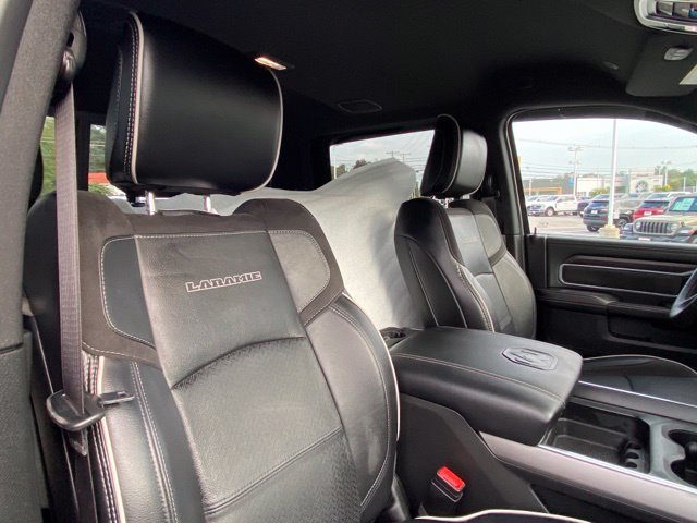 Used 2025 RAM 3500 Laramie AWD/4WD image 22